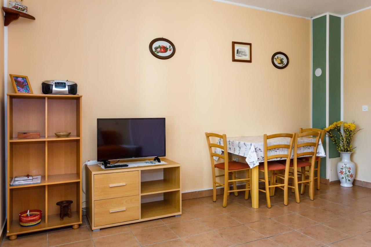 Apartments With A Parking Space Kornic, Krk - 5306 Kornić Exterior foto